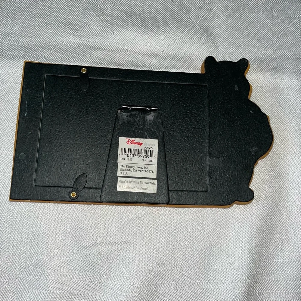 Disney Store Winnie the Pooh Picture Frame Holds 5” x 3 1/2” Picture‎